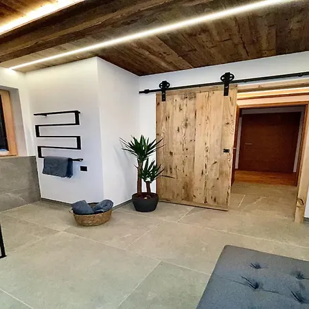Semesterbostad Larf Do Nigst - Exklusives Ski In- Ski Out Chalet *