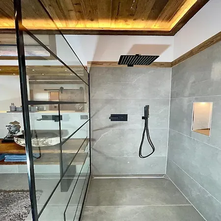 Larf Do Nigst - Exklusives Ski In- Ski Out Chalet
