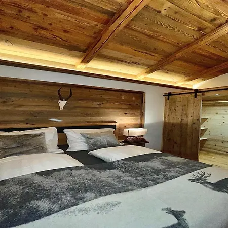 Semesterbostad Larf Do Nigst - Exklusives Ski In- Ski Out Chalet