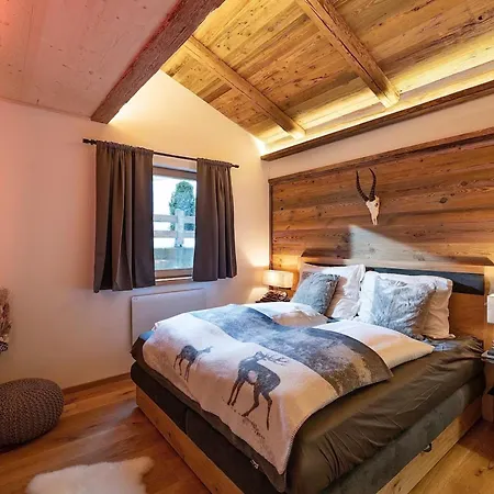 Larf Do Nigst - Exklusives Ski In- Ski Out Chalet Kirchberg in Tirol